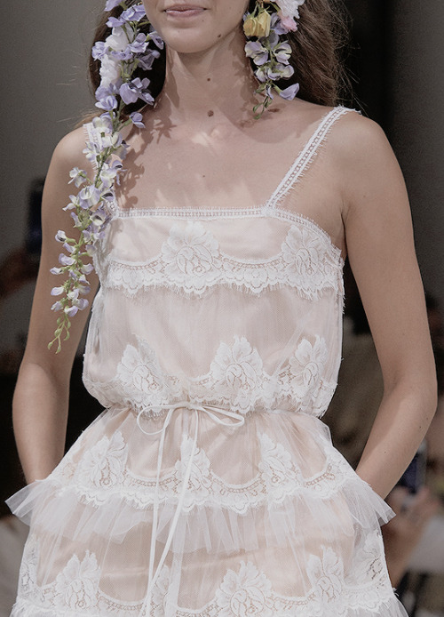 oldfashionedvillain: Alexis Mabille Spring 2018