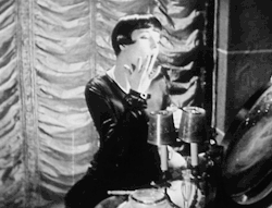  Louise Brooks in Love ‘Em and Leave ‘Em