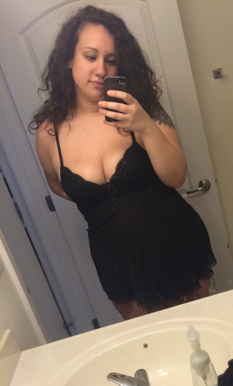 juicyj-caint:Excuse the lingerie and no makeup and bed head   BUT   This is the slimmest,