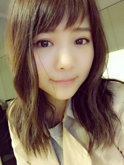 kshik24:[Anai Chihiro’s G+] 2015.02.27 11:03PM5thシングル選抜発表されましたね！The 5th Single’s senbatsu was announced！今回も選抜に選んで頂きました。This time too I was selected for the senbatsu。こうして皆さんにいい報告ができることとても嬉しいです。To