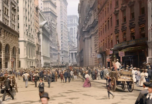 Broad street, New York, USA, early 1900′s.