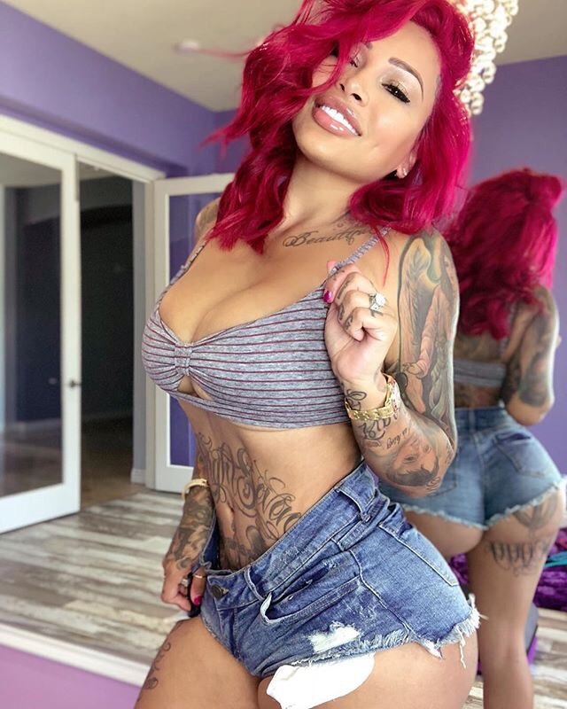 handsonexperiencexxx:  @brittanya187🔥🔥😍😍