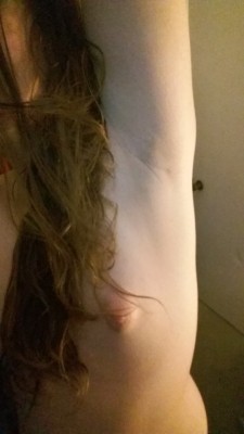 you guys into armpits? here&rsquo;s an armpit pic i took for someone the other day. im not great at it lol.