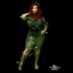 @dmtsweetpoison  as poison Ivy #plussizemodel