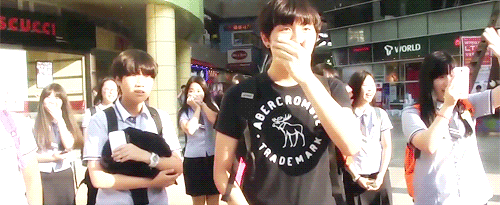 jiyeops-blog:  “Omigod I just met and hugged Eunkwang” 