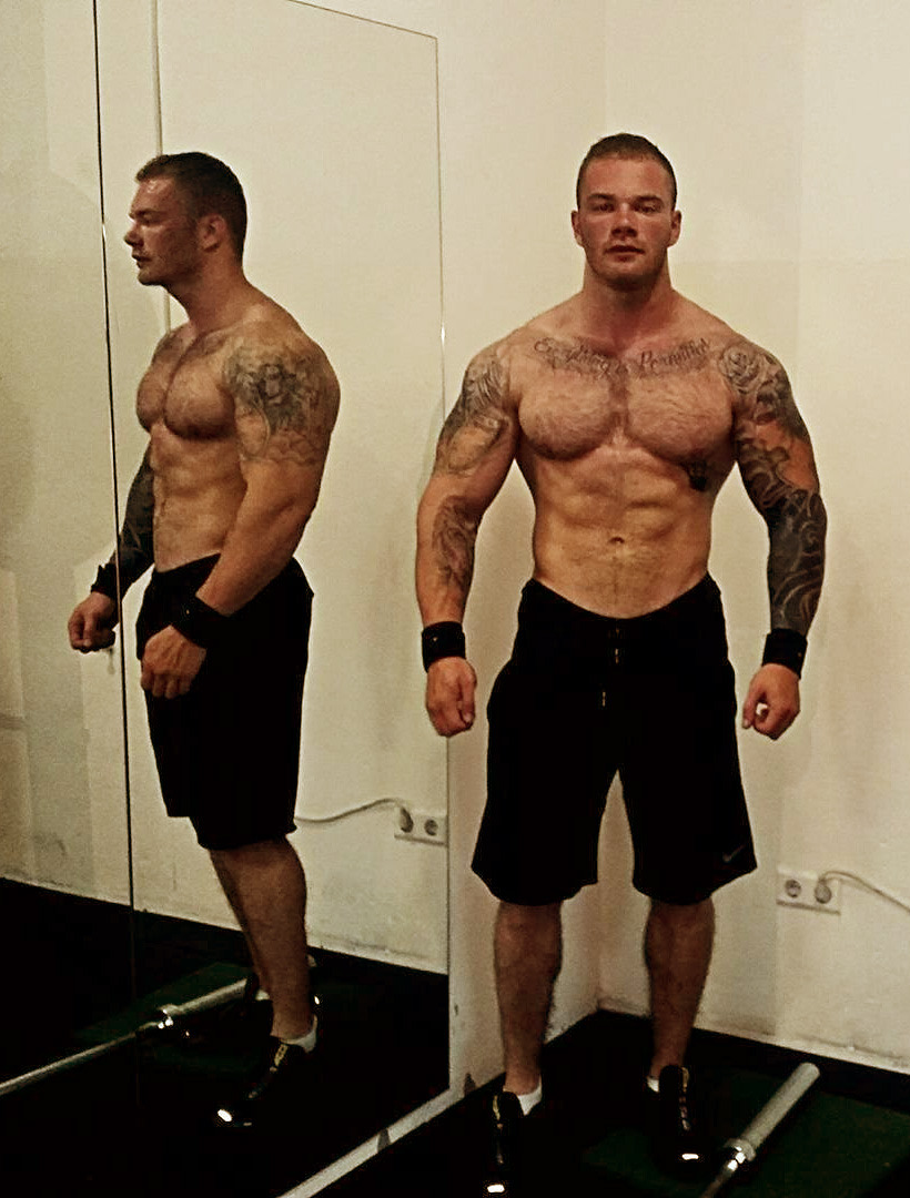 velikimomci: serbian-muscle-men:  More of his pics here -&gt; http://serbian-muscle-men.tumblr.com/post/144652773724/more-of-his-pics-here
