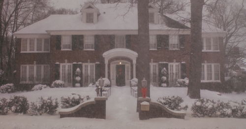 brothertedd:  Home Alone (1990), dir. Chris Columbus Cinematography by Julio Macat 