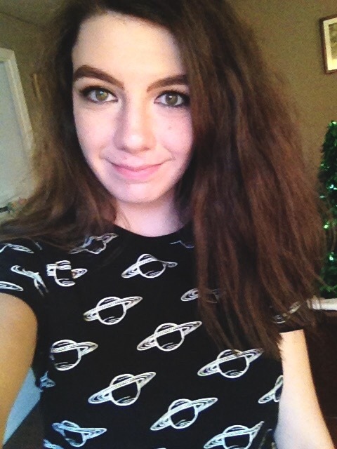 agapelester: new year, same old me (here’s to 2017 being better!!) jeez you are too pretty for