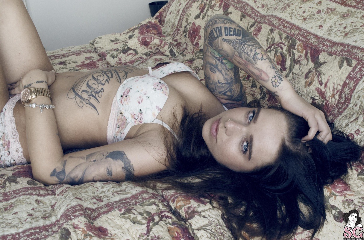 thedarksideofgruff:  Gigigold