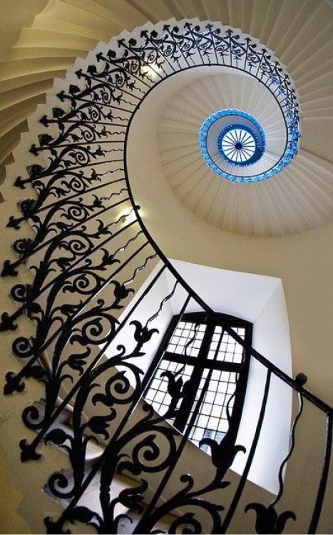 bluepueblo:  Staircase, Greenwich Park, London photo via larrirandi 
