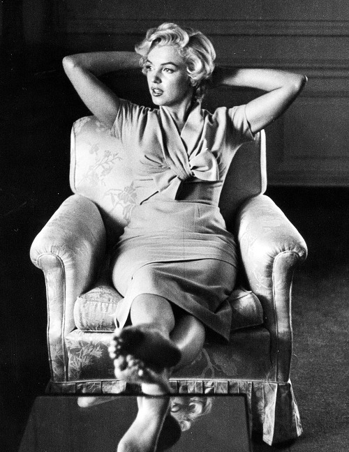 eternalmarilynmonroe: Marilyn Monroe, 1954 © Sam Shaw.