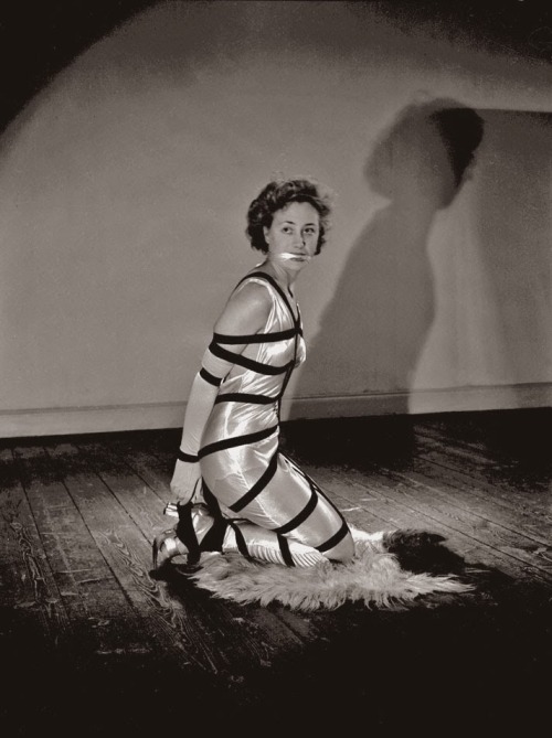 girl-o-matic: Alternative Bondage Fashion from the 1940’s