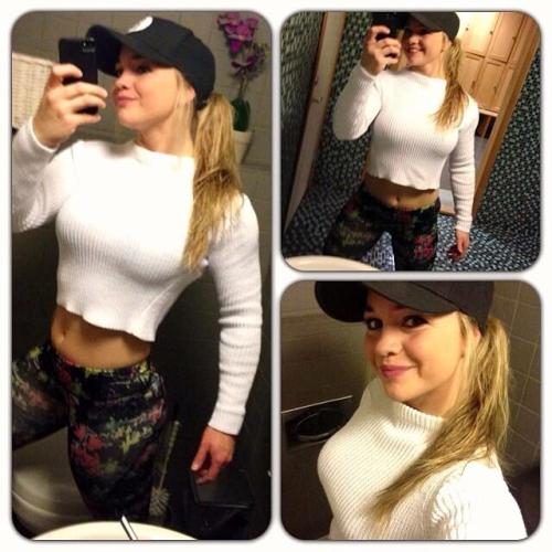 fitgrills:  If you couldn’t tell, I have a thing for blondes. Especially blondes as cute as Angelica Enberg here.