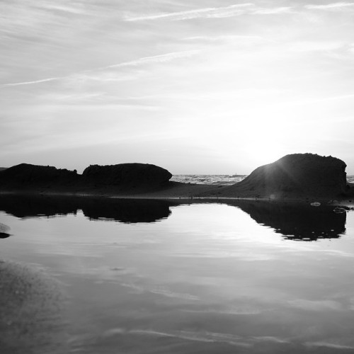 #blackandwhite #warnemünde #beach #x100t #rostock #mirror #sunglare #relax