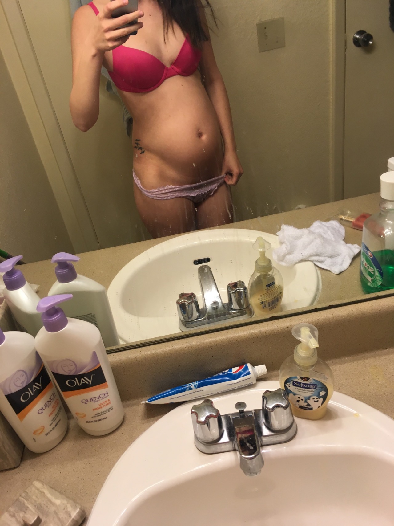 mikeylikesit1974:  realamateurporncouple:  Reblog if you think my girlfriend is still
