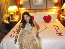 kkarishma-tempting:  Sexiest woman having honeymoon with husband toooo hot