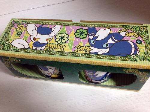 ammi-ammi:  zombiemiki:  Meowstic male and female mugs from the Pokemon Center My Dearest pair promotion.  dotbawah  I want like 28 of those