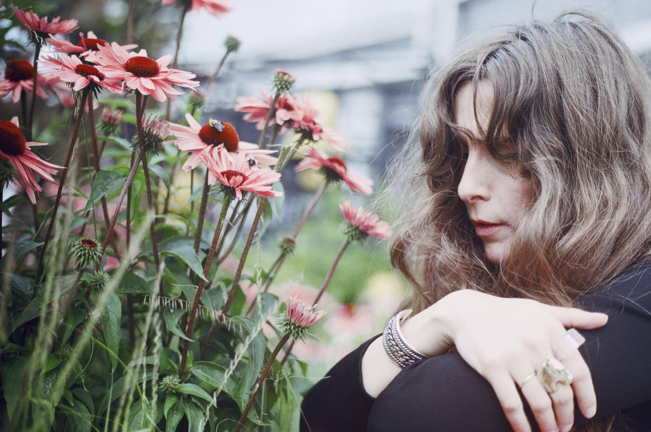 marleigiela:  heterozygote:  rebekahcampbellphoto:  Beach House (outtakes) for Nylon’s