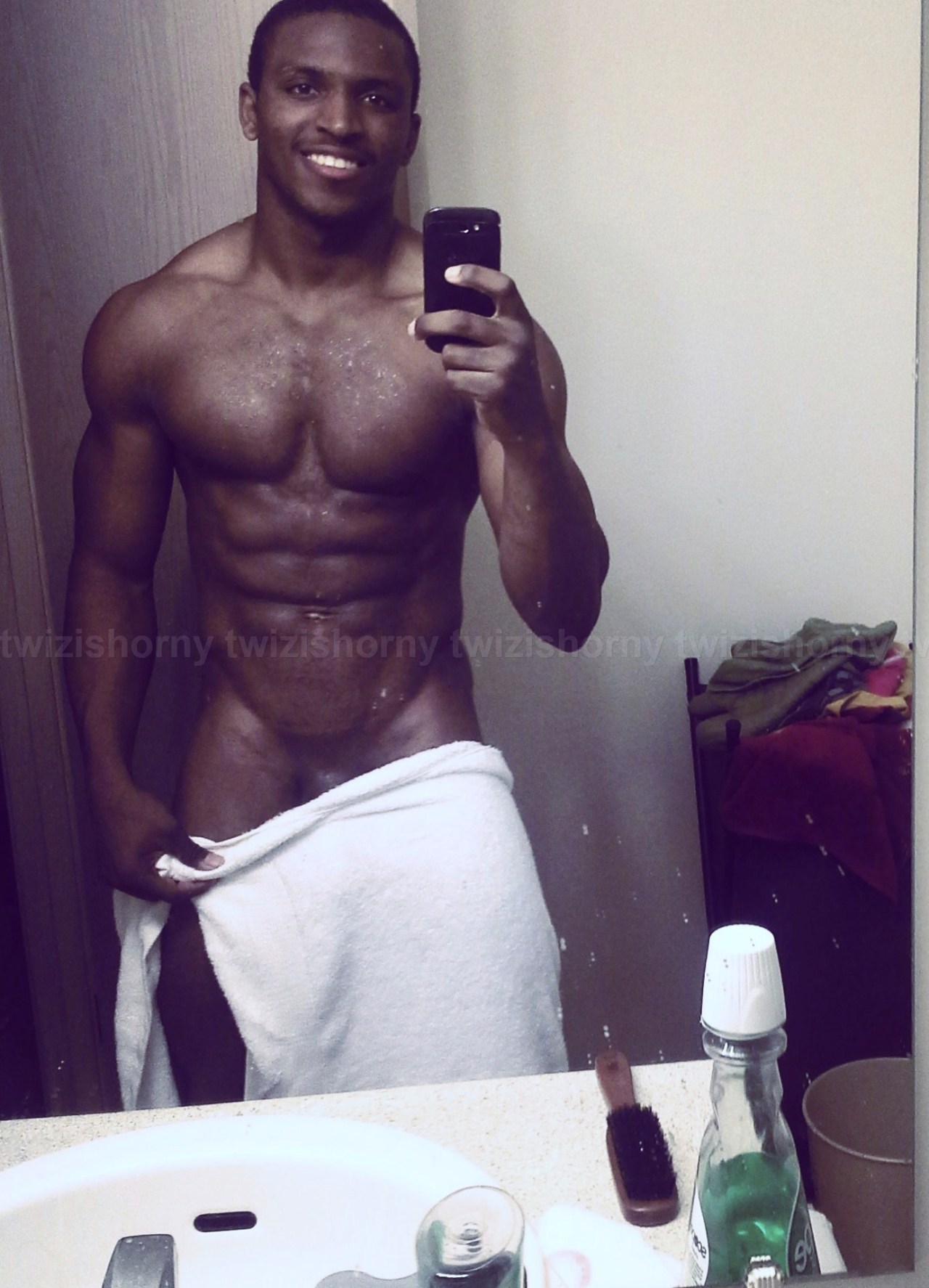 black-dicks-r-us:  FIND LOCAL BLACK GAY SEX! Over 500,000 Profilesâ€¦ Â www.BlackM4M.com