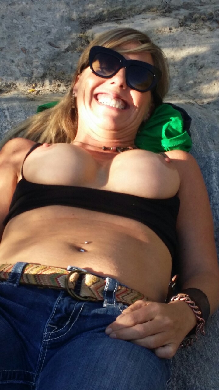 blondmilf69:  Blondmilf69.tumblr.com Please reblog! I’m trying to reach more followers.