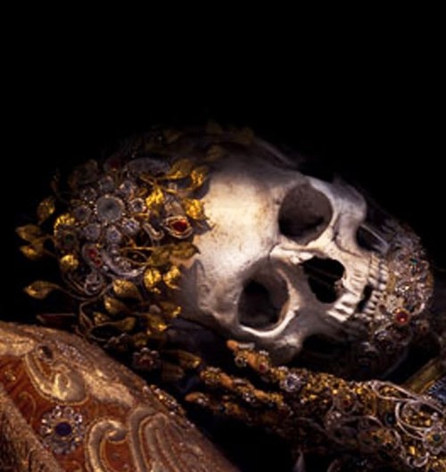 Saint Maximinus (up-right & down-left), and Saint Valantinus, photographed by Toby de Silva | We