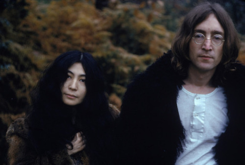 thesongremainsthesame: John Lennon and Yoko Ono photographed by Susan Wood, December 1968.