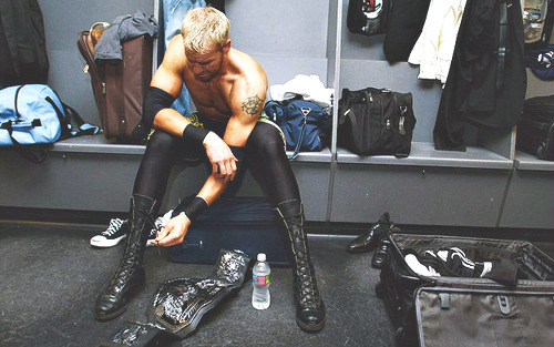 insanityallthetime:  The moral of this story is that: Christian has the best legs.