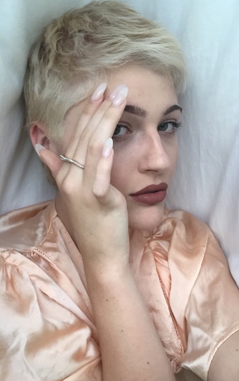 turtleneckmom:soytit:  soft  UR LITERALLY CHLOE SEVIGNY I DIE