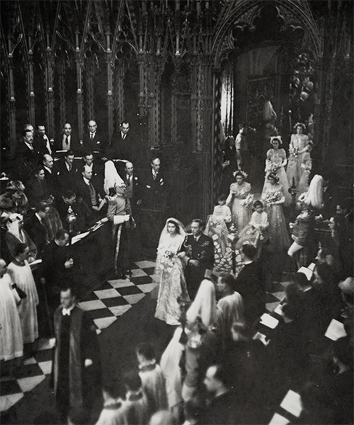 margaretroses: King George VI walks his daughter, Princess Elizabeth, down the aisle of Westminster 