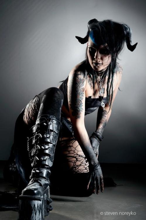 thisisntmeimnotmechanical: Model: Franccesca DeStruct Photography by: Steven Noreyko