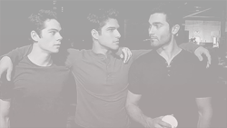 derekisabadwolf:  Teen wolf, your Hobrien is showing…