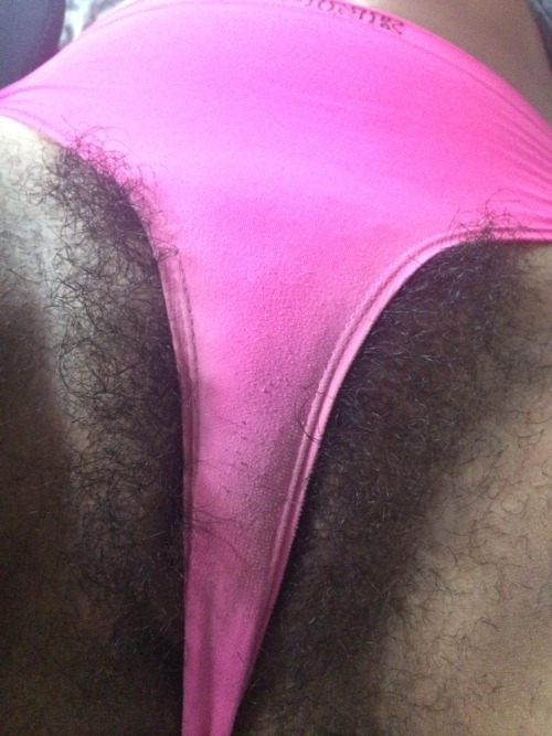freefish54: nevershaveyourbush:  I love my wife hairy bush ;)  lu luuuuuuu uhhhhhhhhhhh