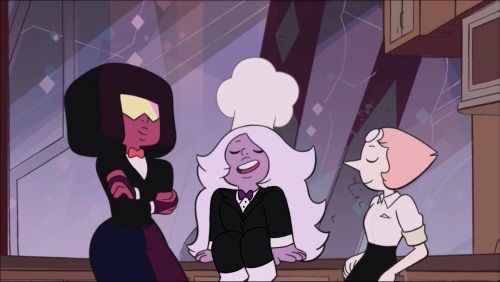 izmarooned: I realized what’s going on in this pic, because at first I was a little confused a