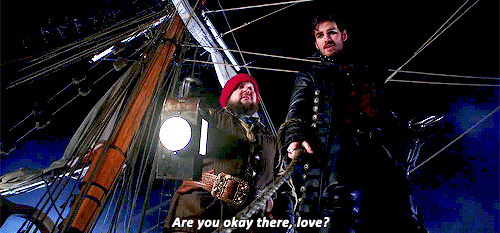ripplestitchskein:andhewonherheart:CS AU:When the crew of The Jolly Roger fishes a body out of the w
