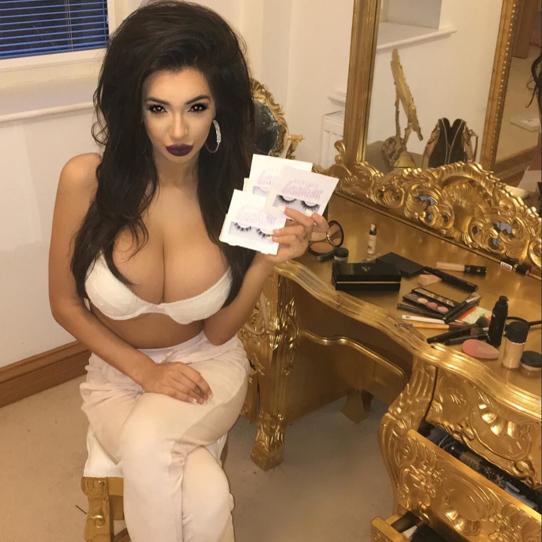bustyig:  Instagram: chloe.khan | More pictures of chloe.khan More Busty Babes &amp;