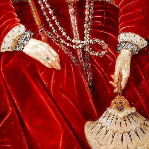 video-et-taceo:Elizabeth I’s Hands in PortraitsThe queen was very proud of her beautiful hands. She 