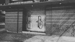 Pra matar a sdd. Central com o mano Bust, satisfação.   #trauape #throwup #welovebombing #vandal #boanoite #graffiti  (em Centro De Vitoria)
