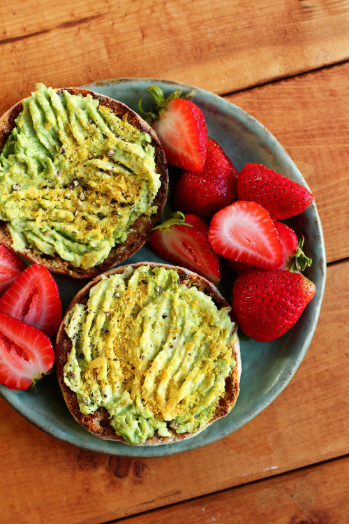 garden-of-vegan:  Whole grain English muffin topped with mashed avocado, salt + pepper, and nutritio