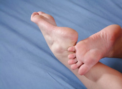 foot-perv: Reblog if you LOVE cute feet 👣