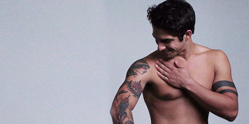 Sex ludi-lin:Tyler Posey Explains His Tattoos pictures