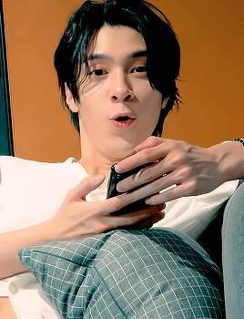 wkhs: hendery « let me love u
