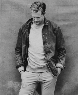 skarsgardaddict:   Alexander Skarsgård photographed