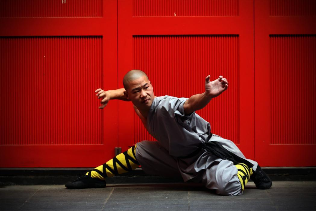 feiyueloplainshoes:  The world famous shaolin monks come to london’s Chinatown!
