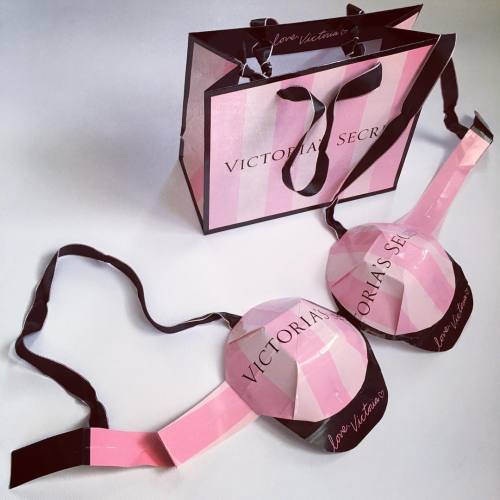 10/31 Breast Cancer Awareness Month [VS shopping bag] #savethebestforlast