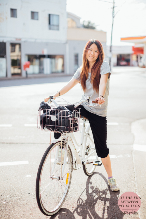 chicks on bikes