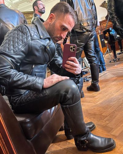 Booted-Stud on Tumblr: Selfie in full leather 😉😉😉 #leather #leatherman ...