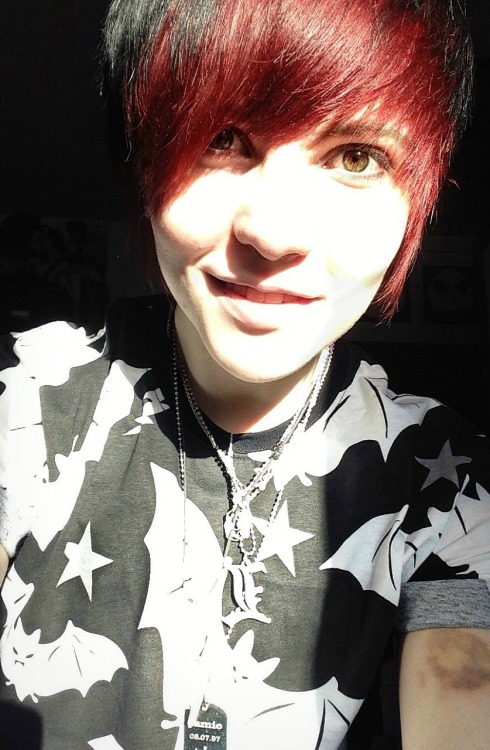 pyromantic-prince: So I dyed my hair and got new clothes~