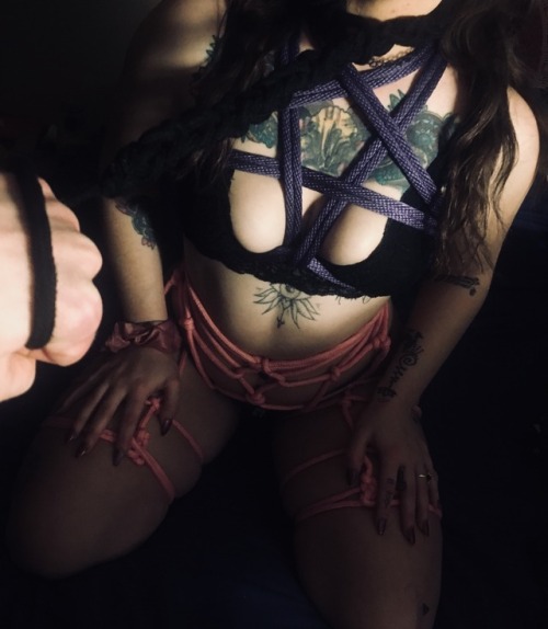 dammitkatie: you can tie me up, don’t tie me down.