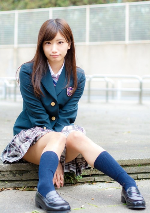 Short Skirt - Tamechika Anna (為近あんな)