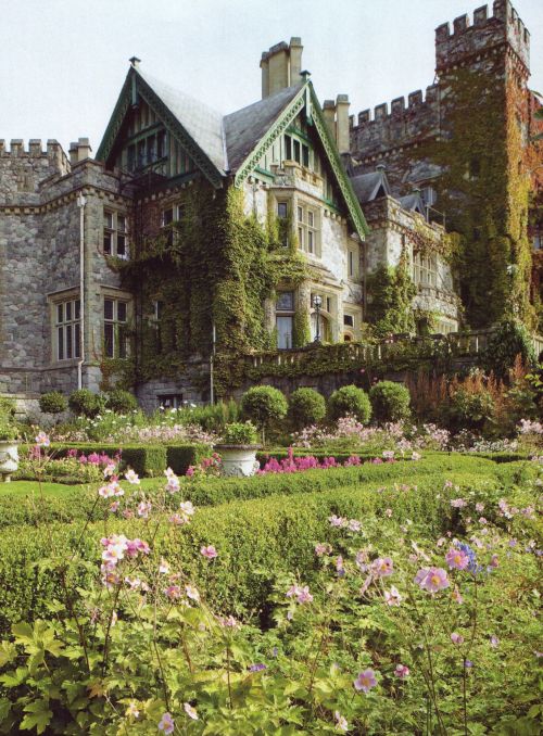 legendary-scholar:  Dunsmuir Castle’s Italian Garden, Victoria, British Columbia, Canada.